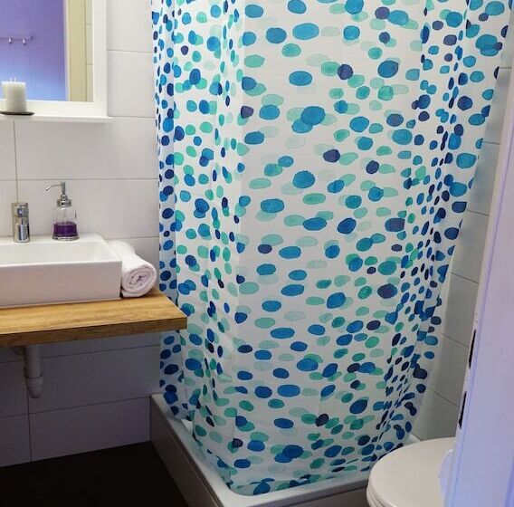 Quarto Estandar Cama Casal, Adventure Hostel Interlaken