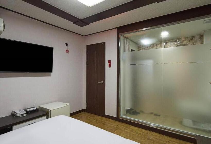 スタンダードルーム, Keumkang Motel