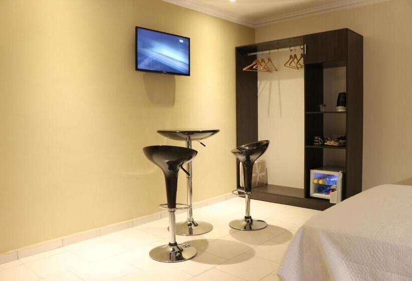 Quarto Deluxe, Eclat Suites Hotel Boutique