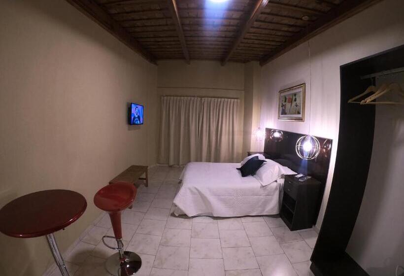 디럭스 룸, Eclat Suites Hotel Boutique