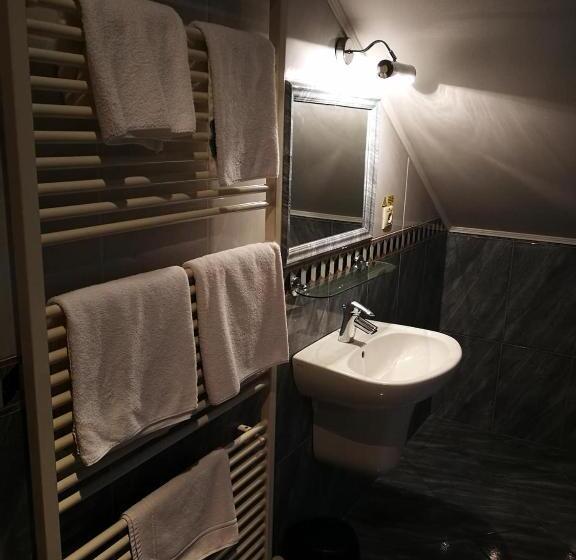 Номер Deluxe, Mladosť