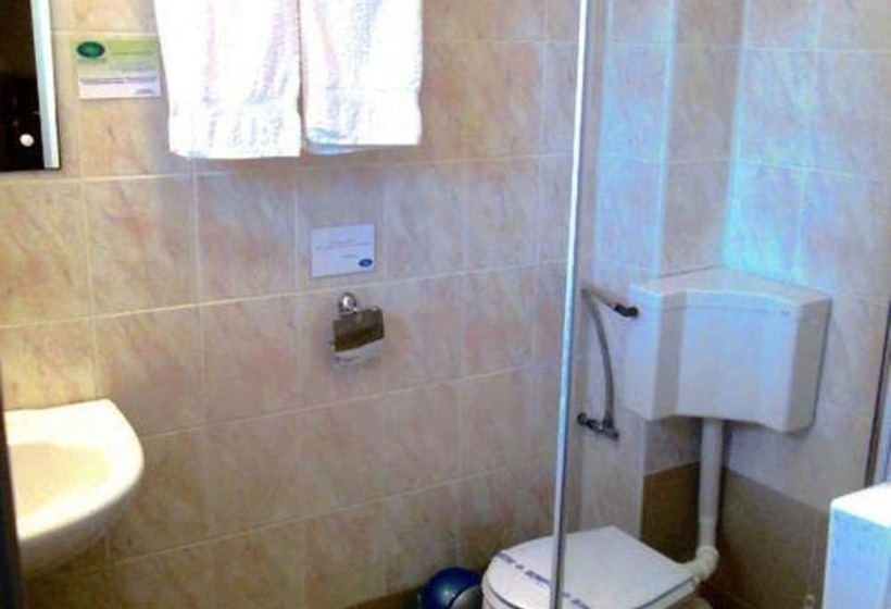 اتاق استاندارد اینتریور, Jakuzzi