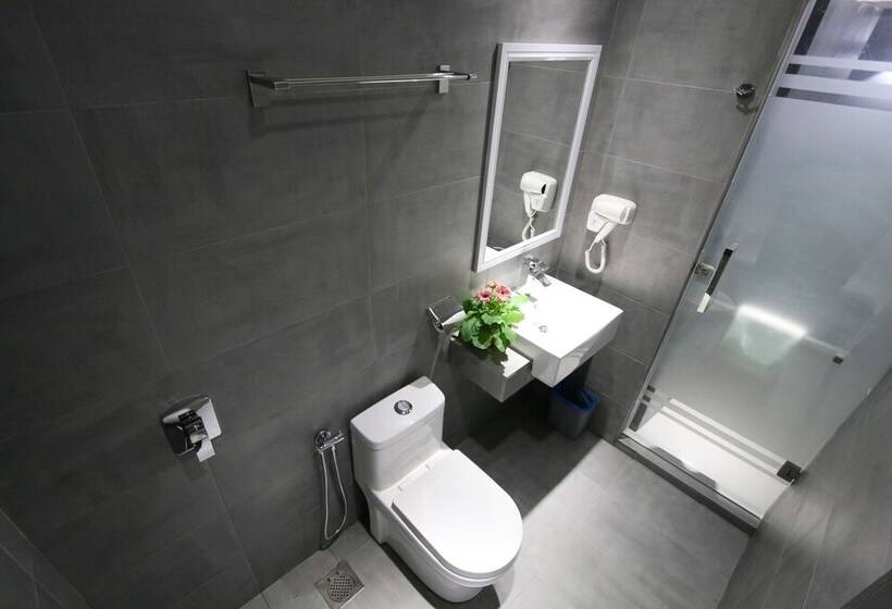 اتاق لوکس خانوادگی, 99 Sri Petaling