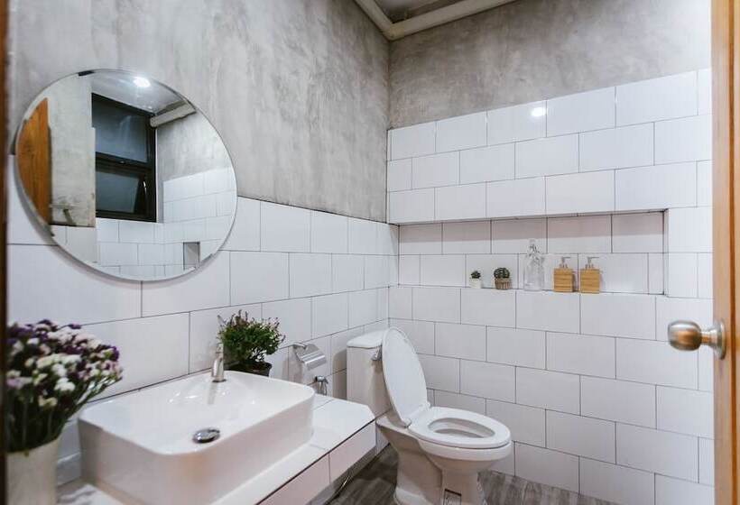 اتاق استاندارد, Hug Inn Phrae