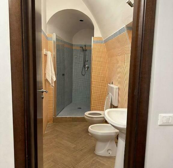 استودیو خانوادگی, Palazzo Cardinale Rooms