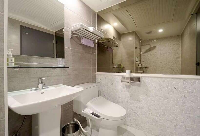 Номер Deluxe, February Hotel Busan Gangseo Annex Building