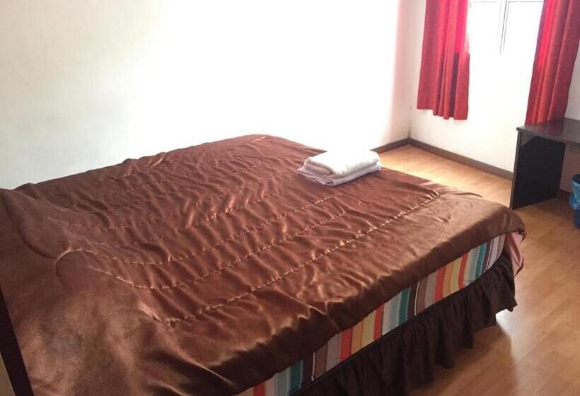 اتاق استاندارد با تخت بزرگ, Golden Night Hotel Cameron Highlands