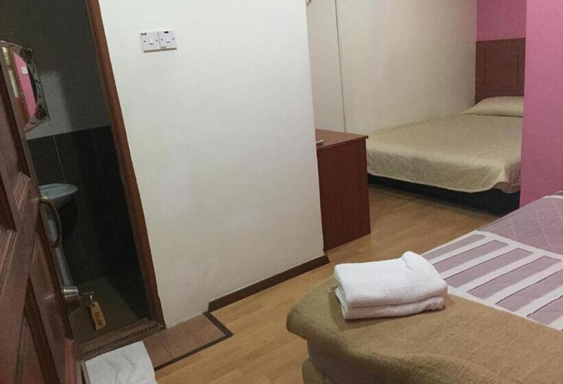 Номер Стандарт Трехместный, Golden Night Hotel Cameron Highlands