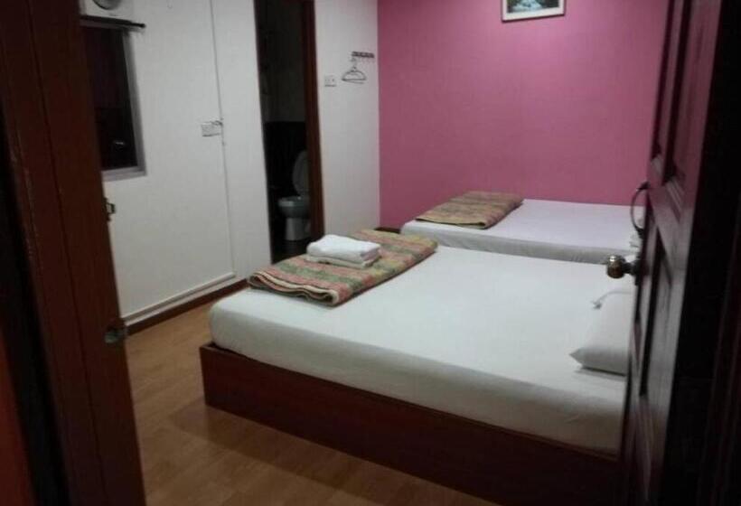 Четырехместный Номер Стандарт, Golden Night Hotel Cameron Highlands