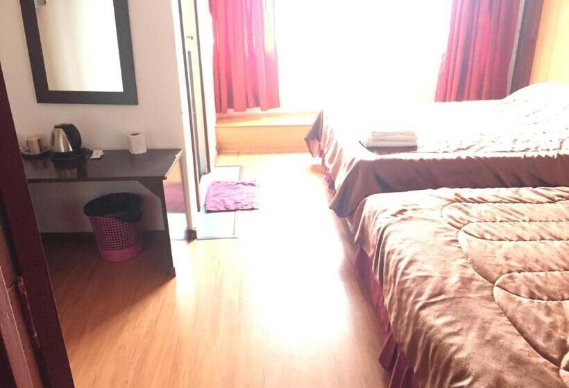 اتاق استاندارد چهار تخته, Golden Night Hotel Cameron Highlands