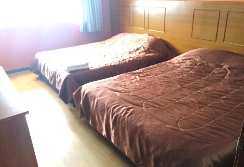 Четырехместный Номер Стандарт, Golden Night Hotel Cameron Highlands