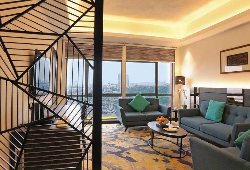 Люкс, Bespoke Hotel Puchong