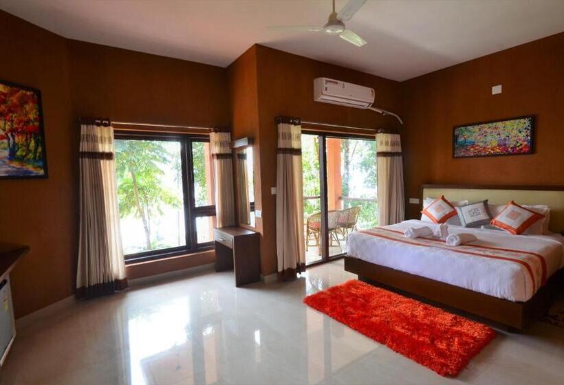 带大床的高级房间, Lakerose Wayanad Resort