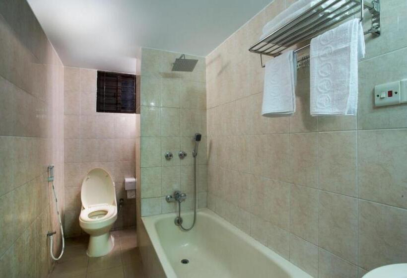 سوییت خانوادگی, Dallas Sylhet