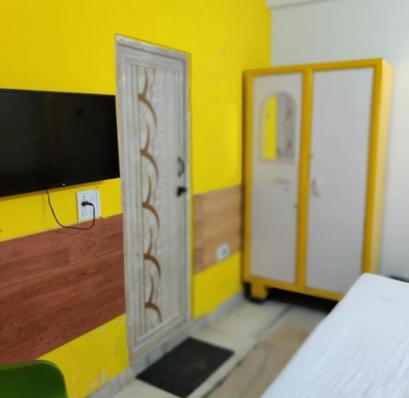 اتاق لوکس با بالکن, Anand Villa One
