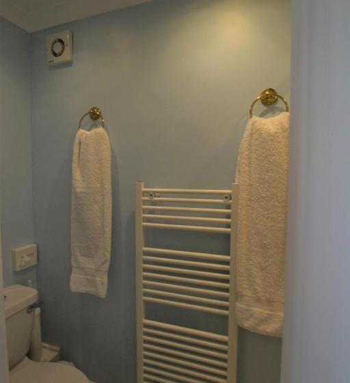 اتاق استاندارد سه نفره, Dunallan Guest House