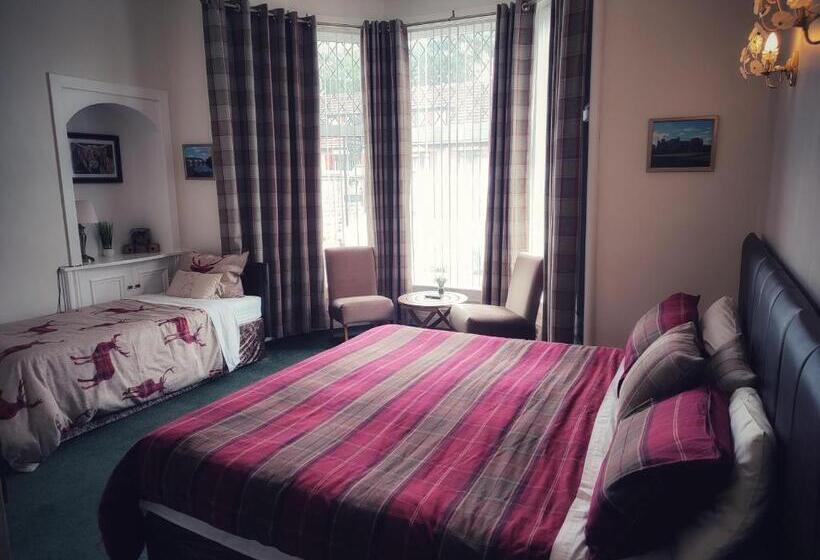 اتاق خانوادگی, Dunallan Guest House