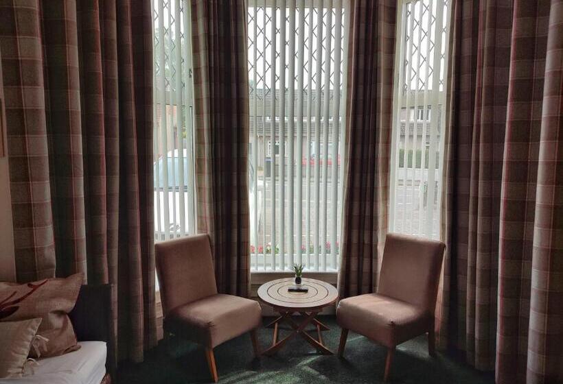 اتاق خانوادگی, Dunallan Guest House