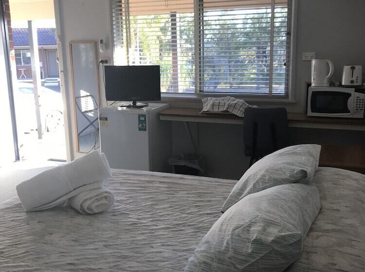 Номер Стандарт, Kootingal Landview Motel