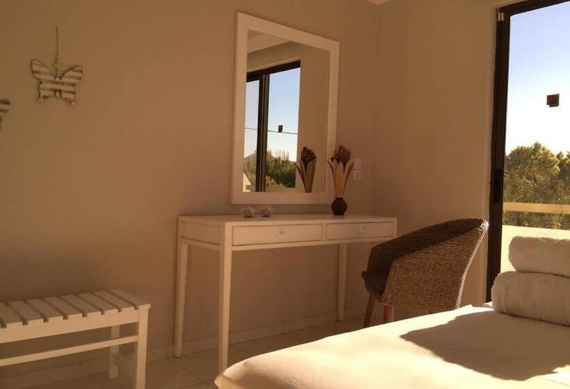 اتاق سوپریور, Voula Studios