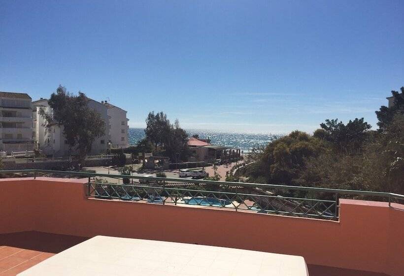 Апартаменты 3 Спальни, Marbella Beach Resort At Club Playa Real