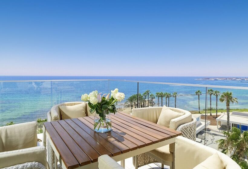 Президентский Люкс, Amavi, Madefortwo Hotels   Paphos