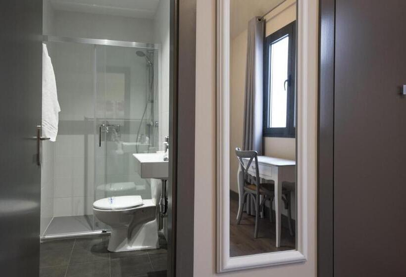 Номер Стандарт Трехместный, Hostal Emeritae