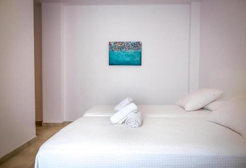 דירת שלושה חדרים, Sal Mar Suites