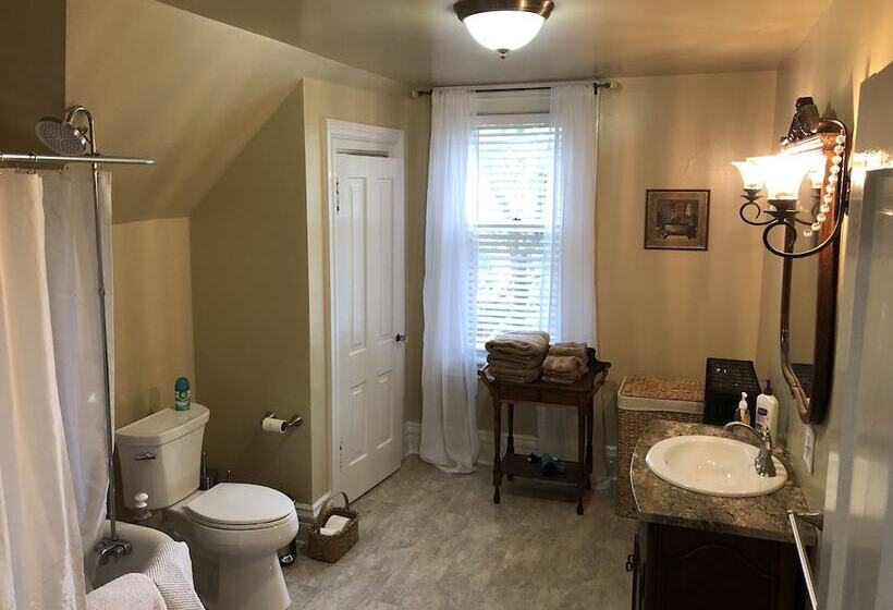 Люкс 2 Спальни, The Parsonage Inn B&b