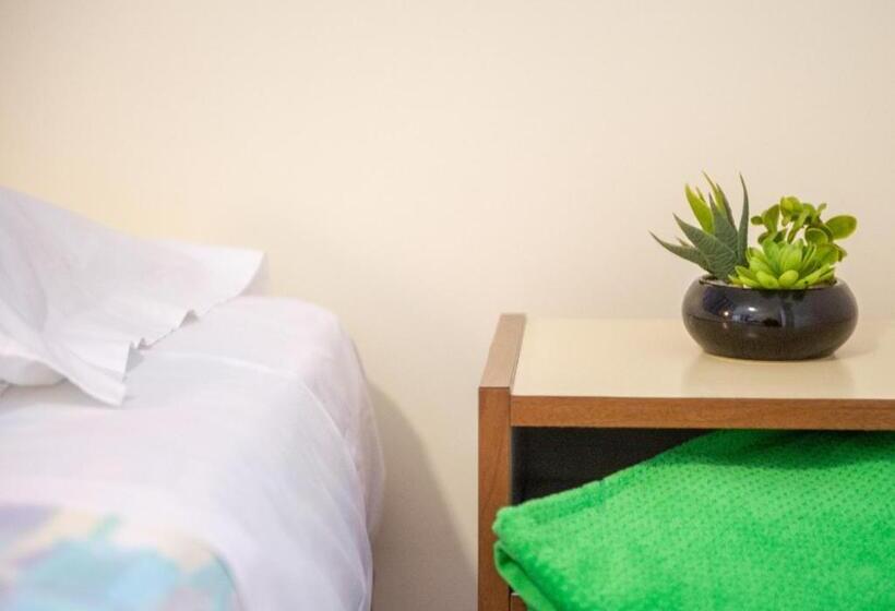 Quarto Estandar Individual com Sacada, City