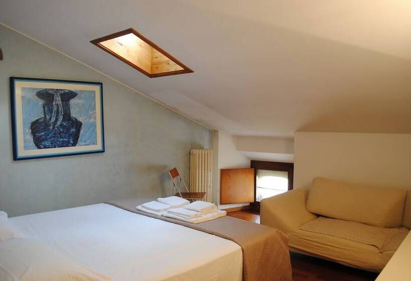 اتاق استاندارد با سرویس بهداشتی مشترک, Dreaming Arena Rooms