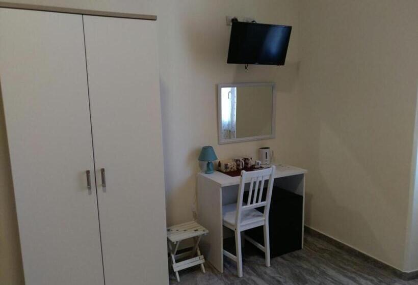غرفة قياسية ثلاثية, La Branda Brin Guest House