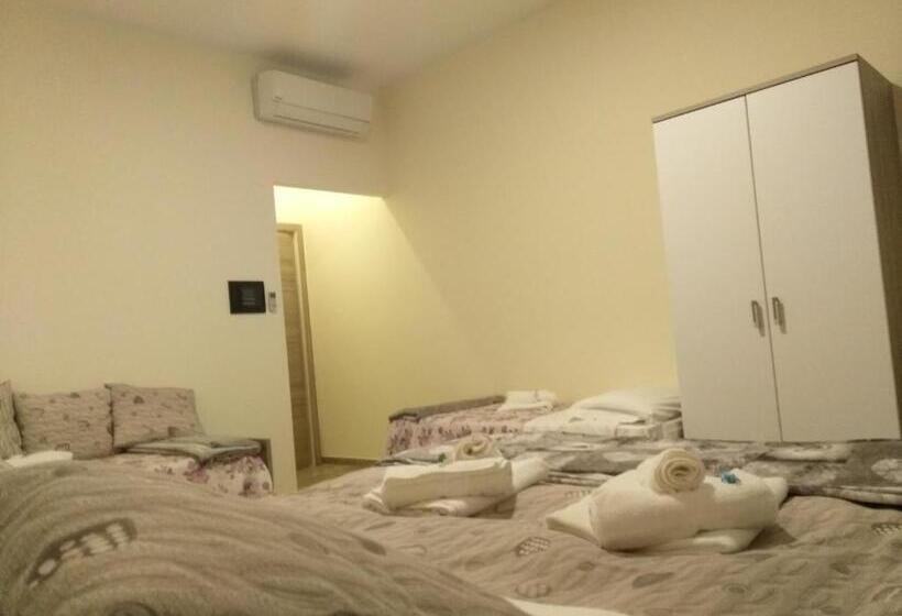 غرفة قياسية رباعية, La Branda Brin Guest House