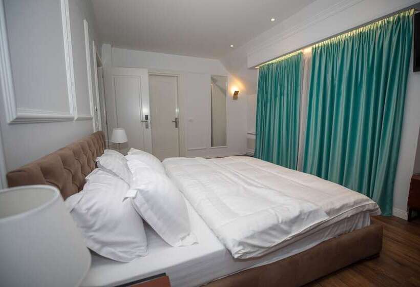 Quarto Superior, Vila Zeus