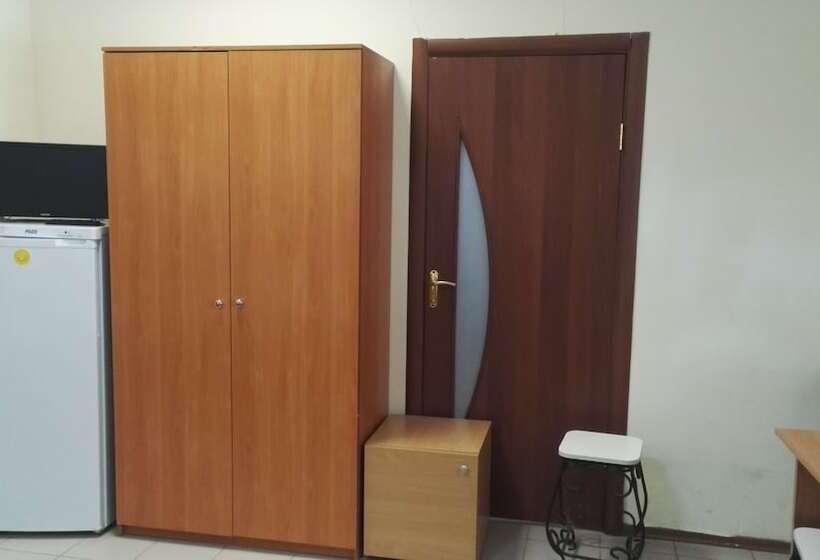 共用房间的床, Admiral Hotel   Hostel