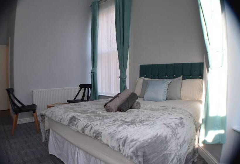Номер Стандарт Трехместный, Queens Guesthouse Manchester