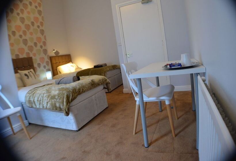 Номер Стандарт, Queens Guesthouse Manchester