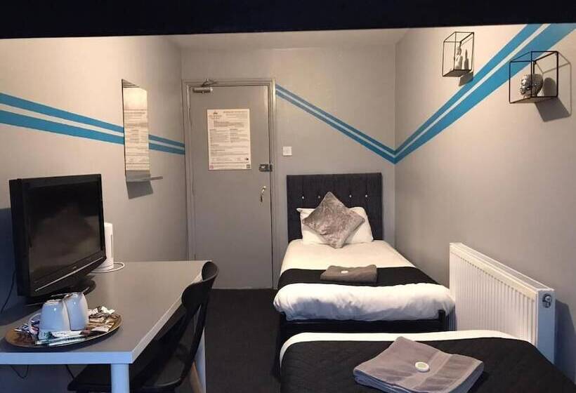 Номер Стандарт, Queens Guesthouse Manchester