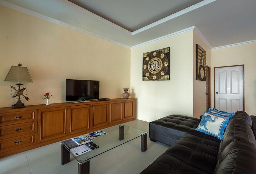 Вилла 3 Спальни с Бассейном, Fisherman Way Beach Villa
