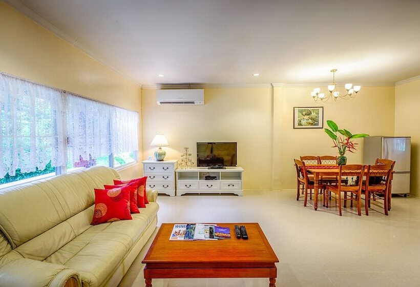 Вилла 3 Спальни с Бассейном, Fisherman Way Beach Villa