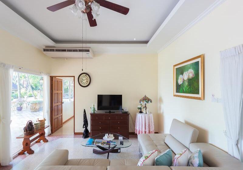Вилла 4 Спальни, Fisherman Way Beach Villa