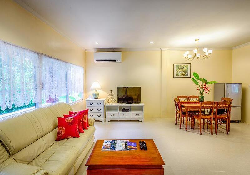 Вилла 3 Спальни с Бассейном, Fisherman Way Beach Villa