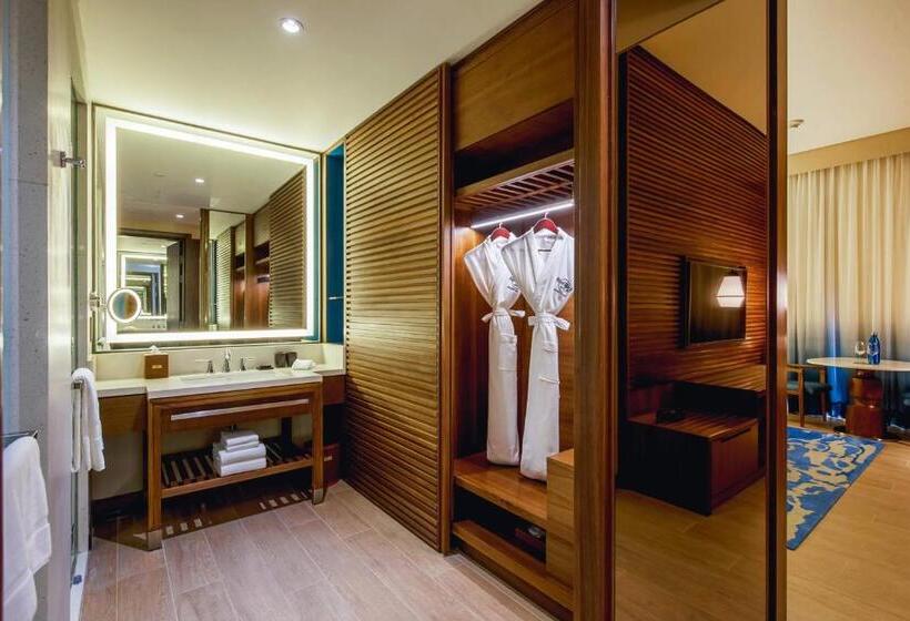 디럭스 룸 킹사이즈 침대, Hard Rock Hotel Desaru Coast