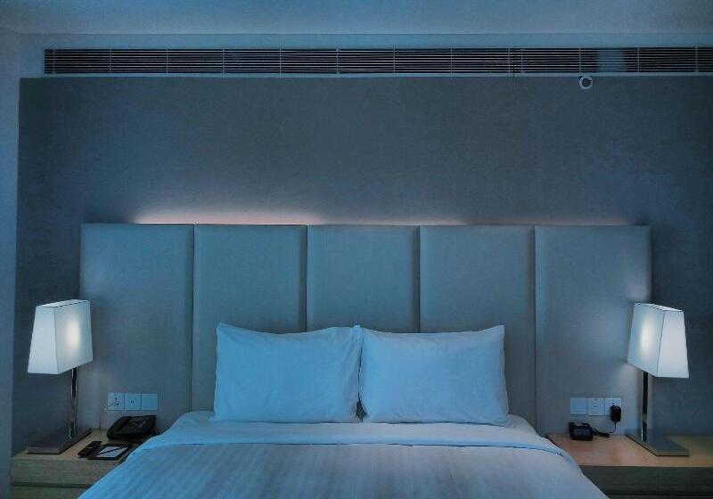 带大床的标准工作室, Marriott Executive Apartments Hyderabad