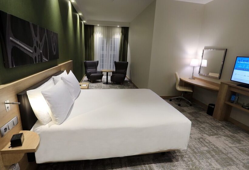 اتاق خانوادگی تودرتو, Hampton By Hilton Gdansk Old Town