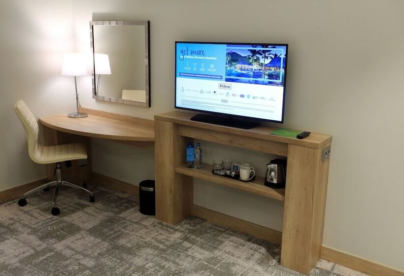 اتاق خانوادگی تودرتو, Hampton By Hilton Gdansk Old Town