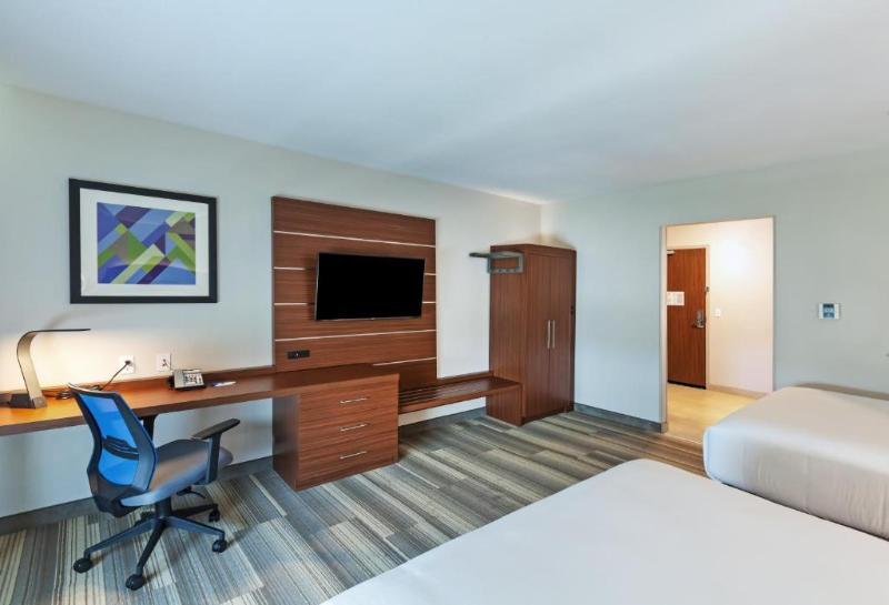 适合残疾人使用的标准间, Holiday Inn Express & Suites Tulsa South   Woodland Hills, An Ihg
