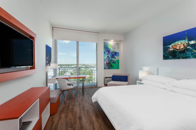 스탠다드 룸 킹사이즈 침대, Maritime Fort Lauderdale Cruise Port