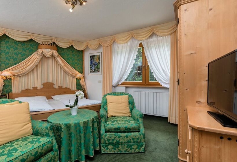 Классический Номер, Garni Criss