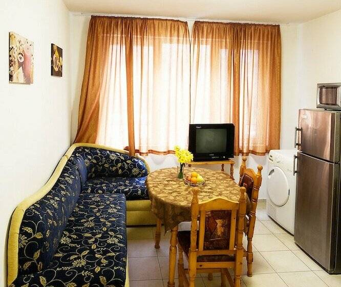 带1个卧室的舒适公寓, Samuil Apartments